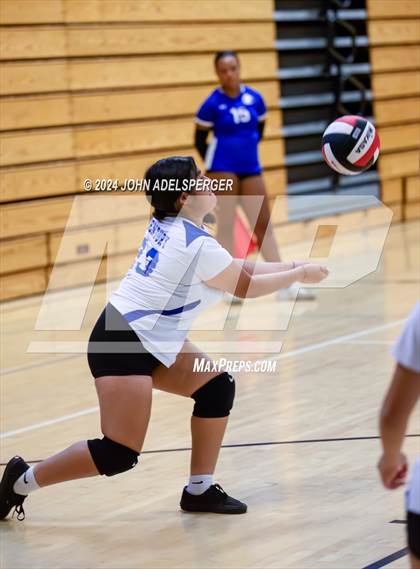 Thumbnail 3 in Century vs Long Beach Poly Whittier High School Cardinal Classic  photogallery.