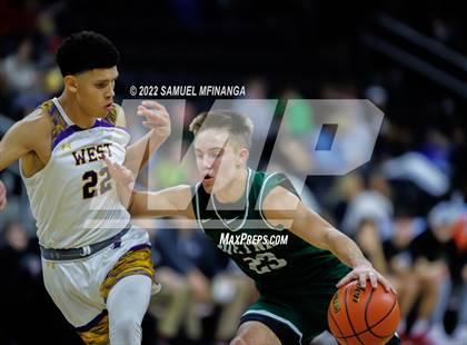 Thumbnail 2 in Bellevue West vs. Gretna photogallery.