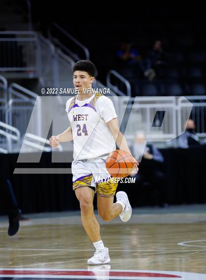 Thumbnail 2 in Bellevue West vs. Gretna photogallery.