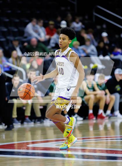 Thumbnail 1 in Bellevue West vs. Gretna photogallery.