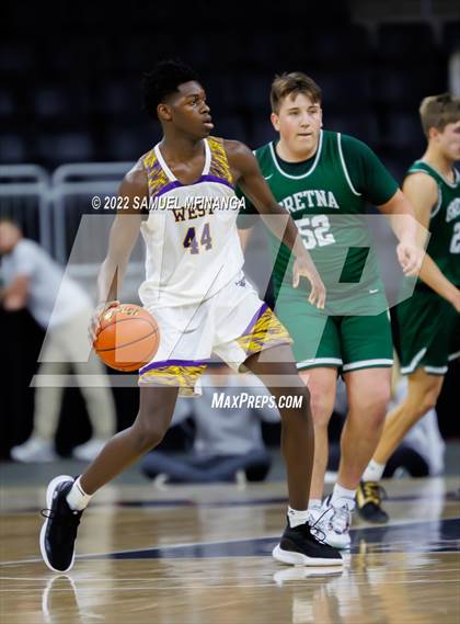Thumbnail 3 in Bellevue West vs. Gretna photogallery.