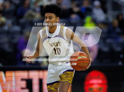 Thumbnail 3 in Bellevue West vs. Gretna photogallery.