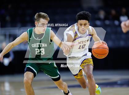 Thumbnail 3 in Bellevue West vs. Gretna photogallery.