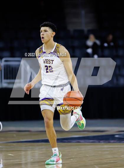 Thumbnail 1 in Bellevue West vs. Gretna photogallery.