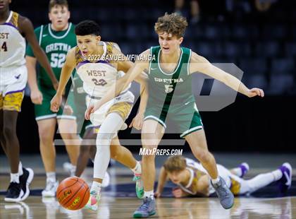 Thumbnail 3 in Bellevue West vs. Gretna photogallery.