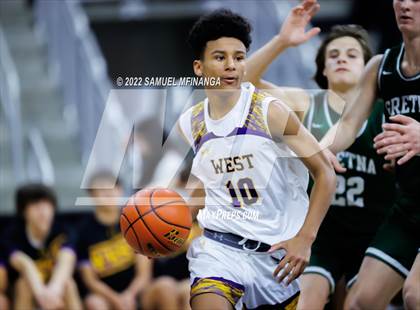 Thumbnail 3 in Bellevue West vs. Gretna photogallery.