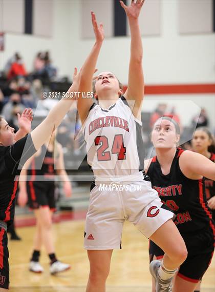 Thumbnail 3 in Liberty Union vs Circleville  photogallery.