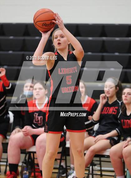 Thumbnail 3 in Liberty Union vs Circleville  photogallery.