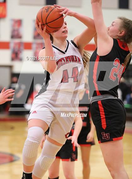Thumbnail 3 in Liberty Union vs Circleville  photogallery.