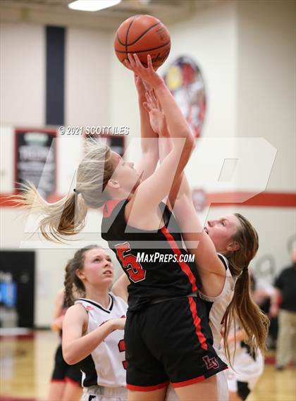 Thumbnail 3 in Liberty Union vs Circleville  photogallery.