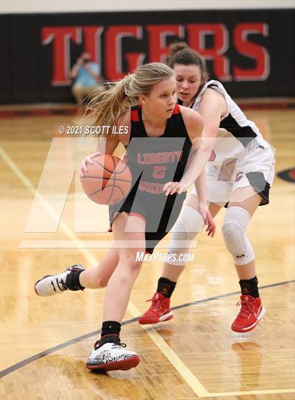 Thumbnail 3 in Liberty Union vs Circleville  photogallery.