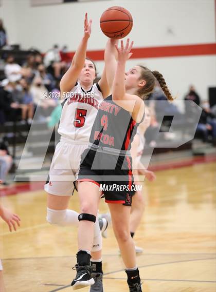 Thumbnail 2 in Liberty Union vs Circleville  photogallery.
