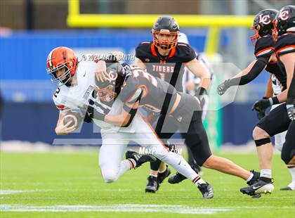 Thumbnail 1 in Liberty Center vs. Ironton (OHSAA Division 5 Final) photogallery.