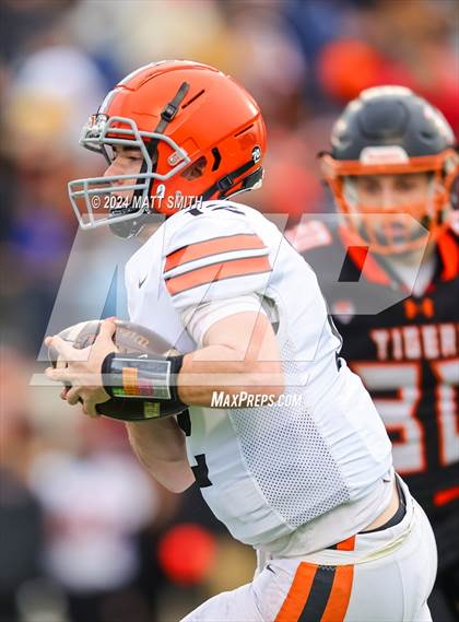 Thumbnail 2 in Liberty Center vs. Ironton (OHSAA Division 5 Final) photogallery.