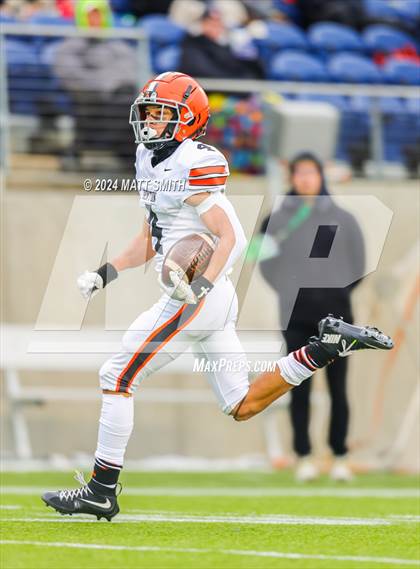Thumbnail 1 in Liberty Center vs. Ironton (OHSAA Division 5 Final) photogallery.