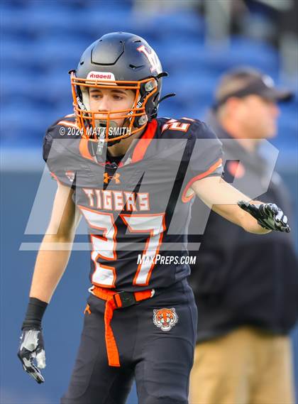 Thumbnail 3 in Liberty Center vs. Ironton (OHSAA Division 5 Final) photogallery.