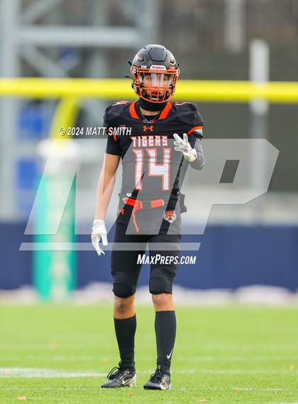 Thumbnail 2 in Liberty Center vs. Ironton (OHSAA Division 5 Final) photogallery.