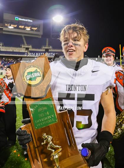 Thumbnail 3 in Liberty Center vs. Ironton (OHSAA Division 5 Final) photogallery.