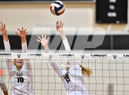 Thumbnail 2 in Rouse @ Vandegrift photogallery.