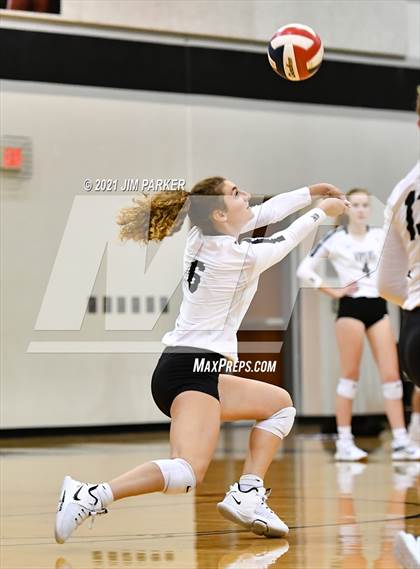 Thumbnail 1 in Rouse @ Vandegrift photogallery.