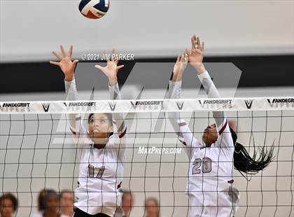 Thumbnail 1 in Rouse @ Vandegrift photogallery.