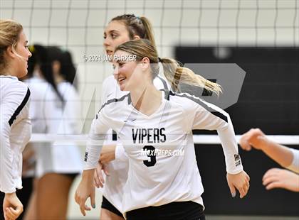 Thumbnail 3 in Rouse @ Vandegrift photogallery.
