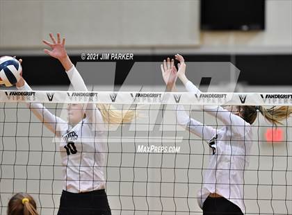 Thumbnail 1 in Rouse @ Vandegrift photogallery.