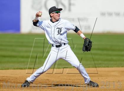 Thumbnail 1 in Libertyville v. Maine South (IHSA Class 4A Super-Sectional Final) photogallery.