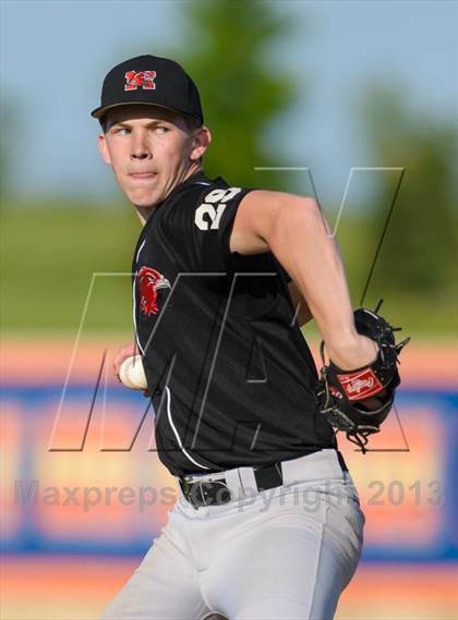 Thumbnail 1 in Libertyville v. Maine South (IHSA Class 4A Super-Sectional Final) photogallery.