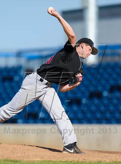 Thumbnail 2 in Libertyville v. Maine South (IHSA Class 4A Super-Sectional Final) photogallery.