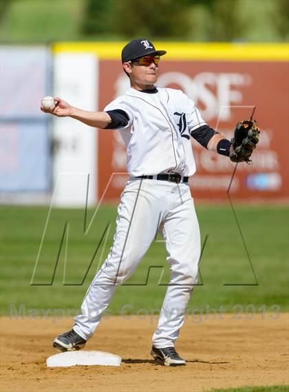 Thumbnail 3 in Libertyville v. Maine South (IHSA Class 4A Super-Sectional Final) photogallery.