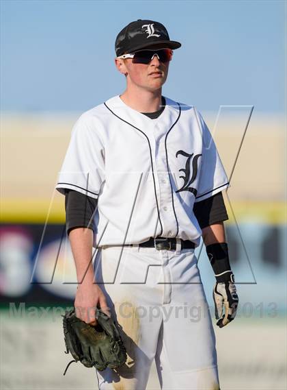 Thumbnail 1 in Libertyville v. Maine South (IHSA Class 4A Super-Sectional Final) photogallery.
