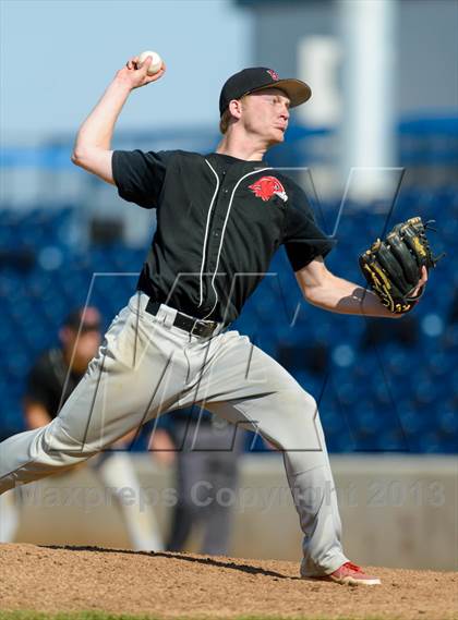 Thumbnail 1 in Libertyville v. Maine South (IHSA Class 4A Super-Sectional Final) photogallery.
