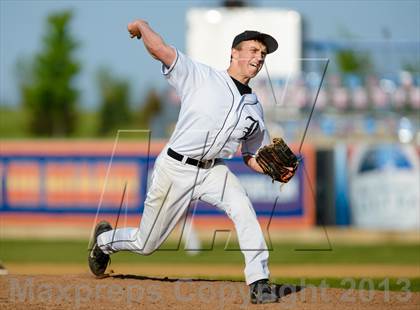Thumbnail 2 in Libertyville v. Maine South (IHSA Class 4A Super-Sectional Final) photogallery.