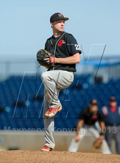 Thumbnail 2 in Libertyville v. Maine South (IHSA Class 4A Super-Sectional Final) photogallery.