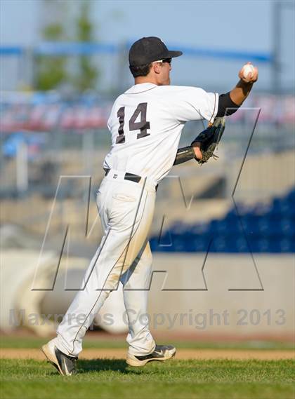 Thumbnail 1 in Libertyville v. Maine South (IHSA Class 4A Super-Sectional Final) photogallery.