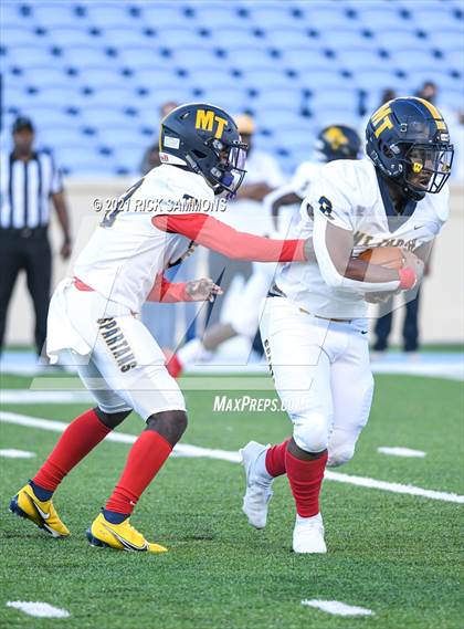 Thumbnail 3 in Cleveland vs. Mount Tabor (NCHSAA 3AA Final) photogallery.