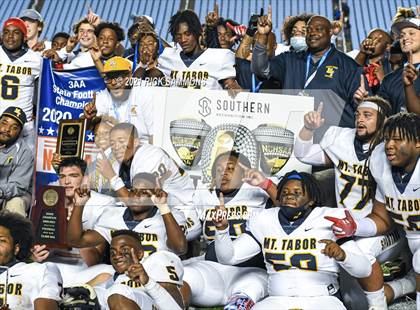 Thumbnail 3 in Cleveland vs. Mount Tabor (NCHSAA 3AA Final) photogallery.