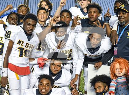 Thumbnail 2 in Cleveland vs. Mount Tabor (NCHSAA 3AA Final) photogallery.