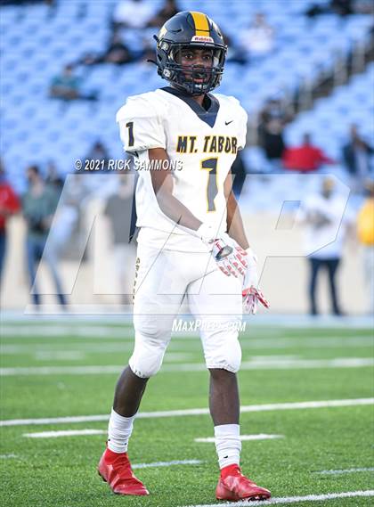 Thumbnail 2 in Cleveland vs. Mount Tabor (NCHSAA 3AA Final) photogallery.