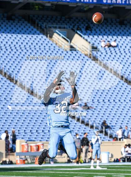 Thumbnail 3 in Cleveland vs. Mount Tabor (NCHSAA 3AA Final) photogallery.