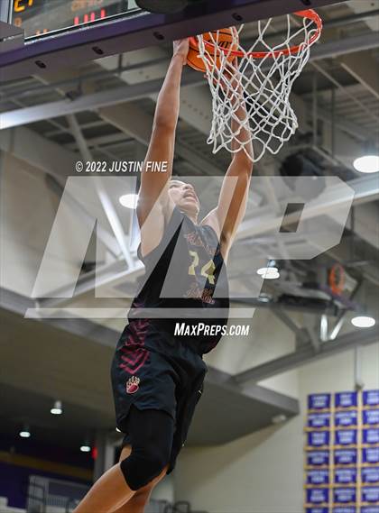 Thumbnail 3 in Mission Hills vs. Camas (Torrey Pines Holiday Classic) photogallery.