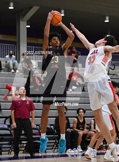 Thumbnail 1 in Mission Hills vs. Camas (Torrey Pines Holiday Classic) photogallery.