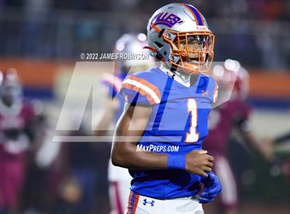 Thumbnail 1 in Raines vs Bolles (FHSAA 2M Regional Final) photogallery.