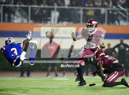 Thumbnail 3 in Raines vs Bolles (FHSAA 2M Regional Final) photogallery.