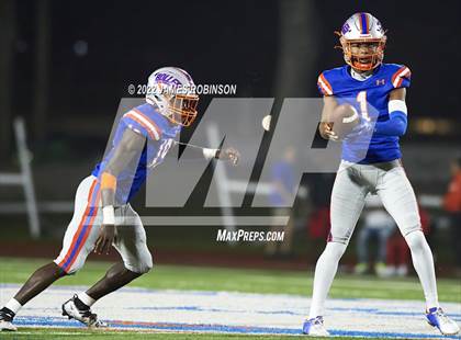 Thumbnail 3 in Raines vs Bolles (FHSAA 2M Regional Final) photogallery.