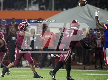 Thumbnail 3 in Raines vs Bolles (FHSAA 2M Regional Final) photogallery.