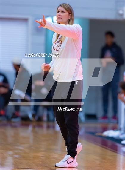 Thumbnail 2 in Marietta vs Holy Innocents Episcopal (Hawks-Naismith Tipoff Classic) photogallery.
