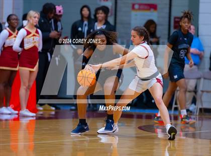 Thumbnail 1 in Marietta vs Holy Innocents Episcopal (Hawks-Naismith Tipoff Classic) photogallery.