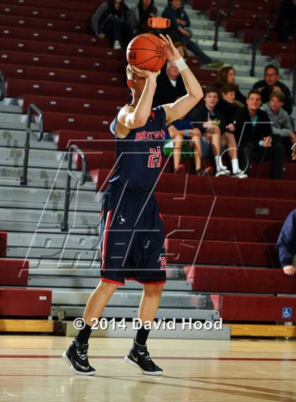 Thumbnail 2 in Brentwood School vs. Foss (MaxPreps Holiday Classic) photogallery.